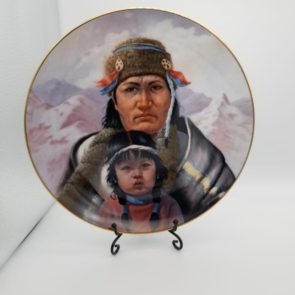 Perillo plates with stand